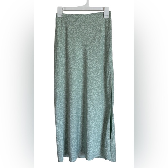 Hollister Dresses & Skirts - New Hollister Light Green Floral Maxi Skirt size S